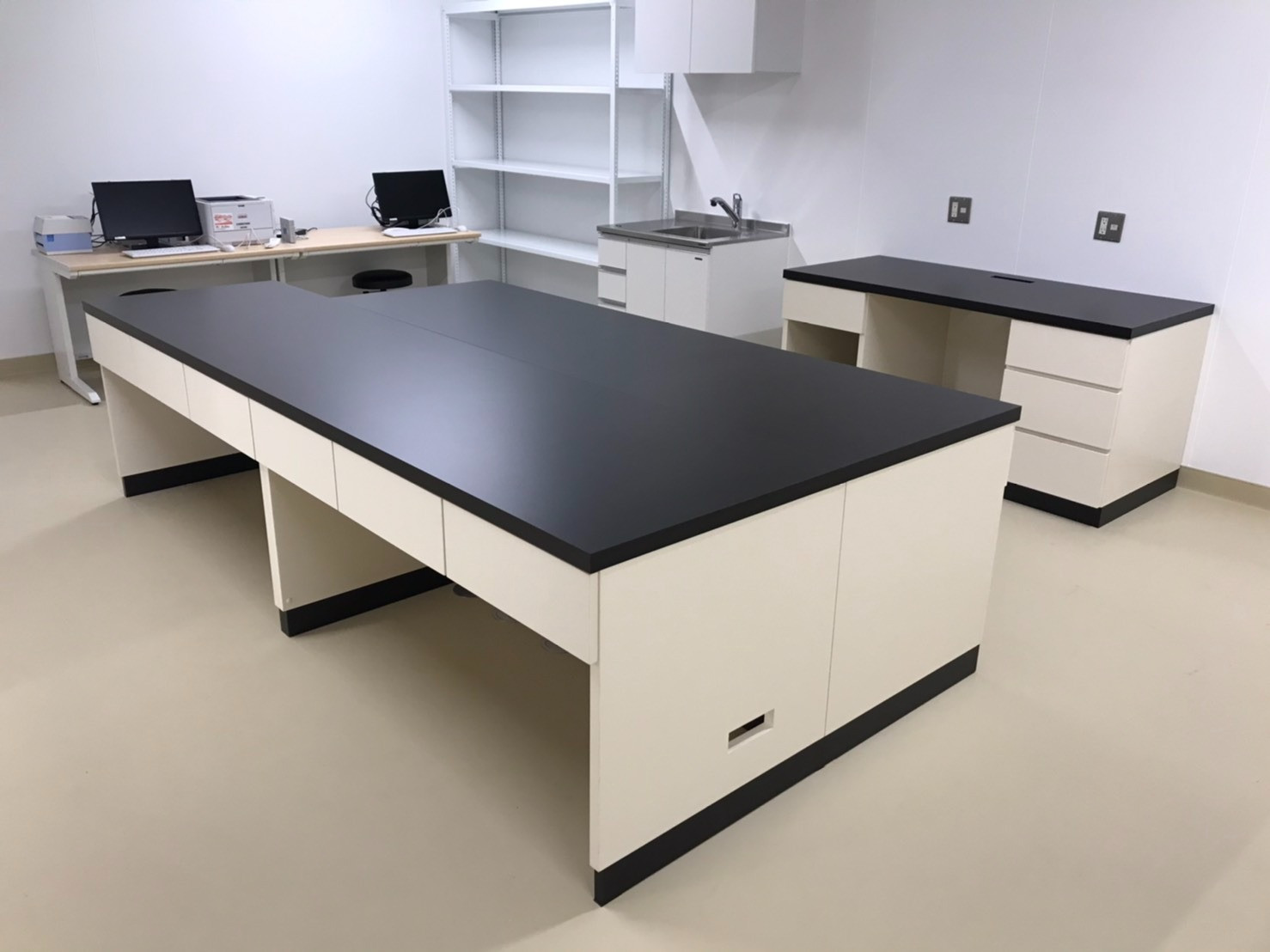 耐薬木製作業台