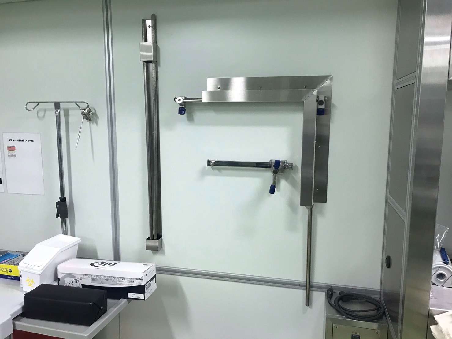 ベット横アーム取付手摺